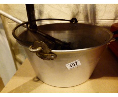 Aluminium jam pan and a shooting stick