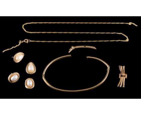 Scrap gold jewellery items to include a broken bangle, a 9ct gold chain and two pairs of earrings: approximately 6.5gms gross