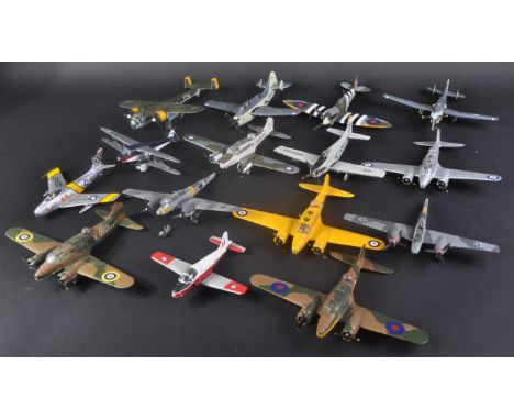 A collection of assorted Oxford Diecast and Corgi ' Aviation Archive ' diecast model aeroplanes of various scales. Examples t