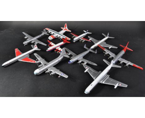 A collection of assorted Corgi made ' Aviation Archive ' 1/144 scale diecast aeroplanes of largely commercial interest. Examp