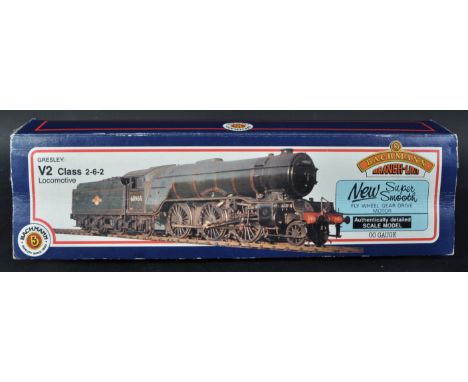 An original Bachmann made ' Branch Line ' 00 gauge model railway trainset locomotive engine No. 31-554 Gresley V2 Class 2-6-2