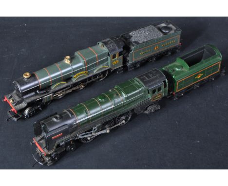Two 00 gauge model railway trainset locomotive engines comprising; Triang / Tri-ang Hornby R259 British Railways Britannia 70