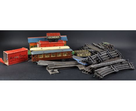 A collection of vintage tinplate Hornby (and other German examples) O gauge model railway trainset locomotive rolling stock w