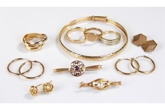Mixed Gold Jewellery To Include A Pair Of 18 Carat Earrings Auction Date