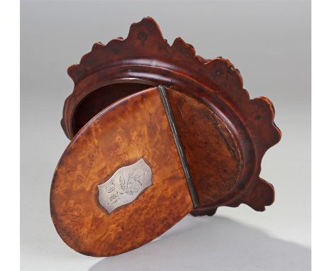 Early 19th Century Scottish burr yew wood table snuff box, of large proportions, the top with a polished burr finish, the und