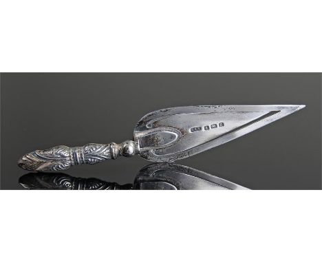 Late Victorian silver novelty bookmark, Birmingham 1902, maker C & N, in the form of a trowel, 90mm long