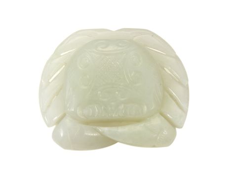 A CHINESE WHITE JADE CRAB FIGURE carved to depict a crab, 5.5cm, 43g.
