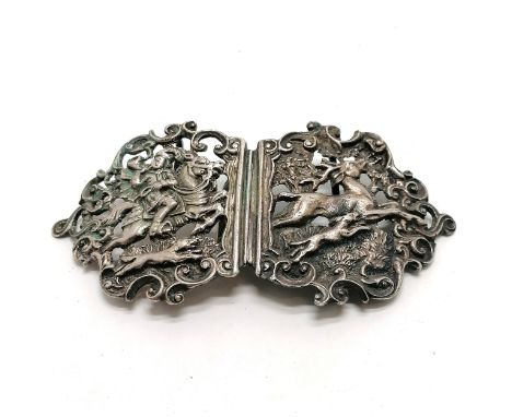1895 silver belt buckle with hunting scene by William Hutton &amp; Sons Ltd - 11cm &amp; 76g 
