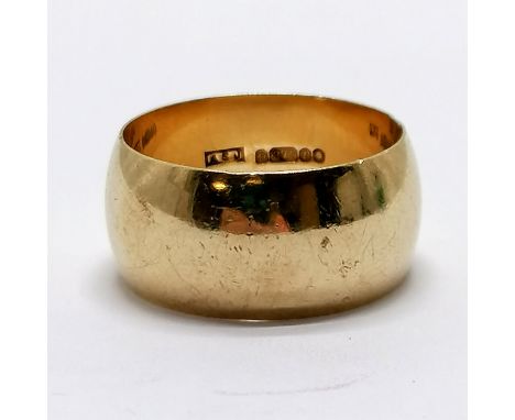 9ct hallmarked gold wide band ring (10mm wide) - size R½ &amp; 8.3g ~ has some knocks to the rim 