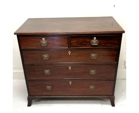 Antique mahogany chest of drawers with swept bracket foot - no obvious damage - L101cm x D52cm x H91cm 