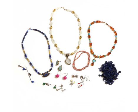 A small collection of silver and bead jewellery,to include a lapis lazuli bead necklace, strung knotted, 525mm long, a Sajen 