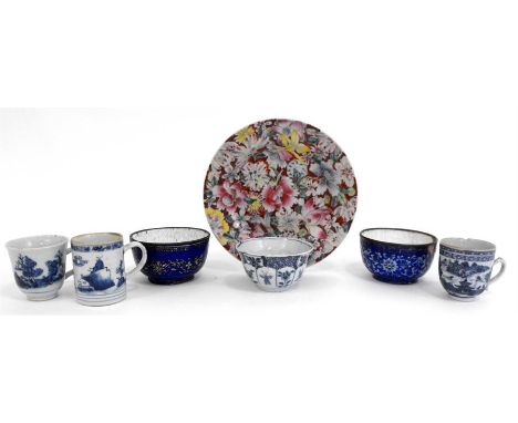 A group of 18thC Chinese blue and white tea bowls, a pair of enamel bowls, and a Canton plate (7) (AF) 