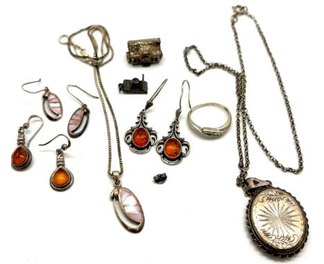 Selection ladies silver vintage and later jewellery to include amber earrings, locket, ring, charms etc total approximate wei