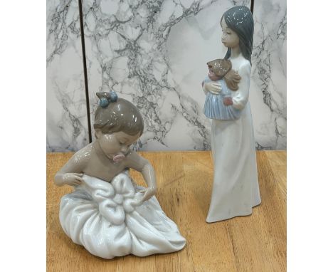 2 Nao by Lladro figures height 9.5 inches 