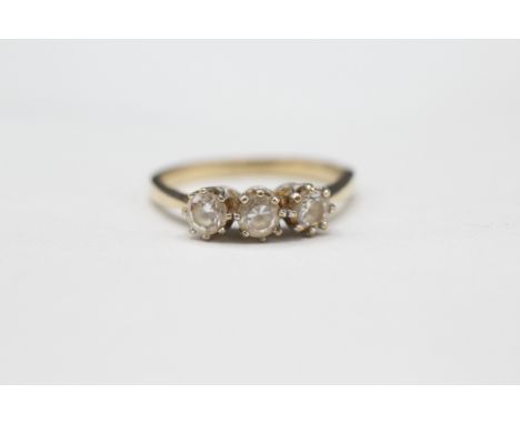 9ct gold cubic zirconia trilogy ring (2.5g) 