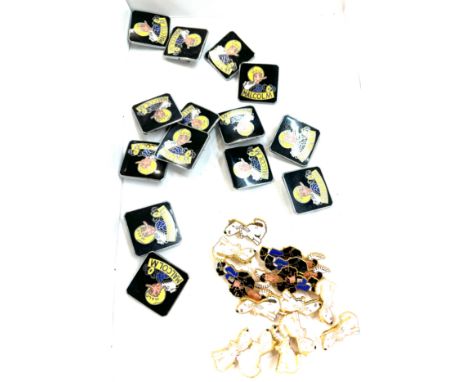 Selection of vintage Ogri badges 30 in total 