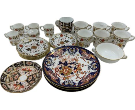 Collection of derby to include 3 bloor derby plates size 22cm c1820-40, cup and saucer 1890 2541 pattern, 8 aucers 6 cups 5 c