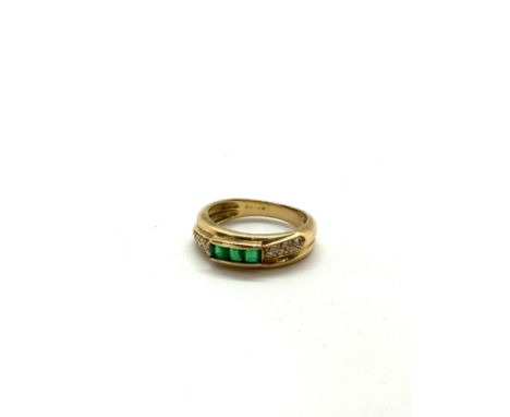 9ct gold stone set dress ring, total weight 3.2grams ring size L/ M