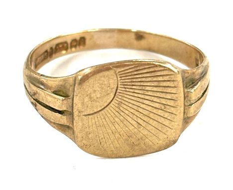 Hallmarked 9ct gold gents signet ring, approximate weight 3.5g, ring size R/S