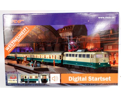 Roco HO Scale No.41275 Digital Starter Set, comprising of Electric Class 110 Locomotive with decoder, 1st class train car, 1s