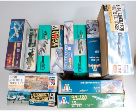 12 assorted 1/72nd scale plastic aircraft and military kits, mixed manufacturers to include Minicraft, Hasegawa, Italeri and 