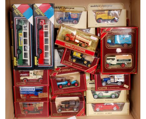 32 mixed Matchbox Models of Yesteryear and Solido diecast vehicles, mixed examples to include MOY Y-26 Crossley Beer Lorry, 1