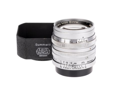 A Leitz Summarit f/1.5 50mm Lens, chrome, serial no. 1528029, body, VG, elements, G-VG, some marks to the front element, comp