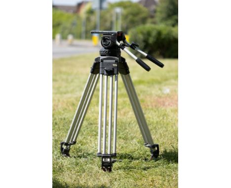 A Sachtler Video 25 II Tripod Head &amp; Tripod, in VG condition, fluid movement VG, tripod legs in VG condition with spreade