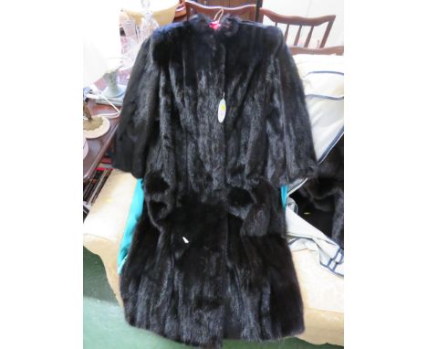 VINTAGE LADIES FULL LENGTH MINK FUR COAT (SIZE ESTIMATED AT 20/22, FOR GUIDANCE ONLY)