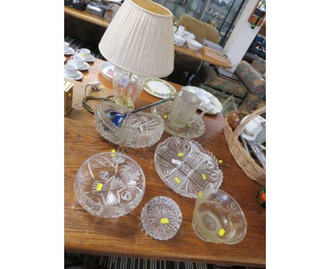 CUT GLASS TABLE LAMP WITH CREAM SHADE, CUT GLASS SERVING BOWLS, MOULDED GLASS ITEMS ETC