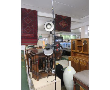 FLOOR STANDING LAMP (NEEDS ATTENTION - LOWER LAMP HOLDER INSECURE)