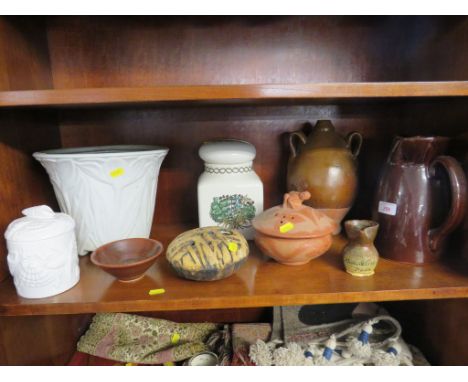 LARGE WHITE GLAZED CERAMIC PLANTER, BROWN GLAZED JUG AND SEVEN OTHER ITEMS OF DECORATIVE POTTERY (ONE SHELF)