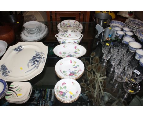 A Wedgewood Cuckoo pattern part dinner service 