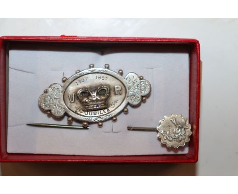 A Sterling silver 1887 Victorian Jubilee brooch AF; and a pin 