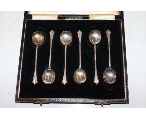 A case containing six silver spoons, 31gms 