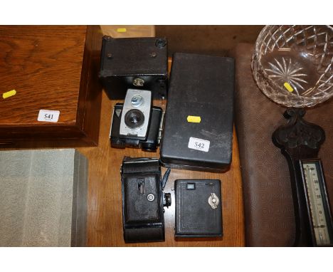 A 1930s Voigtlander Bessa camera and three others