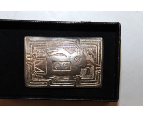 A large Zuni 900 marked silver brooch, approx. 15gms 