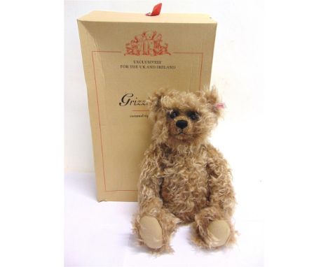 A STEIFF COLLECTOR'S TEDDY BEAR, 'GRIZZLY TED'  (EAN 661402), caramel tipped, with growler, limited edition 130/2000, with ce