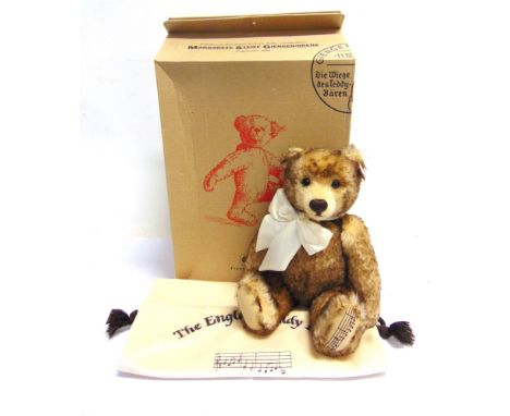 A STEIFF COLLECTOR'S TEDDY BEAR, 'THE ENGLISH TEDDY BEAR'  (EAN 660979), brown tipped, with key-wind musical movement, limite