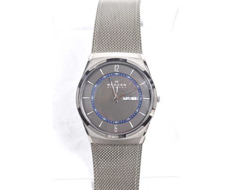 A Gentlemans Skagen Aktiv titanium bracelet watch With a grey dial and whit hour markers, ref. SKW6078, to box   CONDITION RE