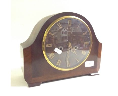 CHIMING MANTEL CLOCK        D5