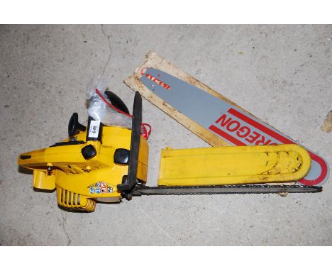 A Kober AL-KO KB4000 15" Chainsaw with chain brake, good compression, with spare cutter bar 17".