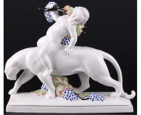 Fraureuth Bacchus auf Panther, Max Hermann Fritz, cherub on panther art nouveau,Porzellan, grüne Bodenmarke, Entwurf von Herm