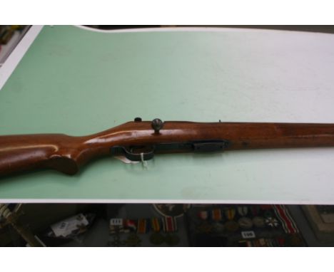 A Savage Arms Company Model 23b .25-20 bolt action rifle, serial number 20417. (st no. 3170) Please Note this item Does Not c