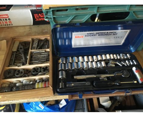 Socket wrench setVintage tap and dye set