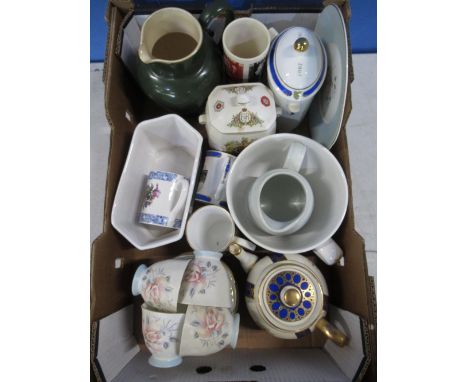 Royal Grafton Mayfair pattern tea service for four, covers, Ringtons tea Jubilee caddy, Ringtons 2007 centenary caddy, Hornse