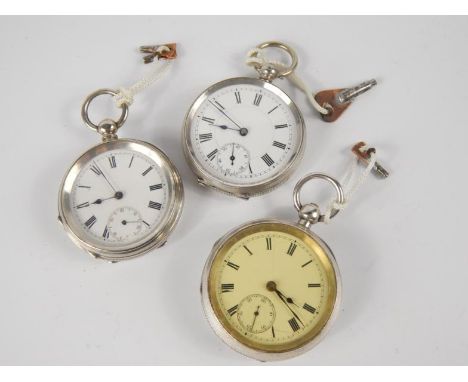 A Victorian silver open faced key wind gentleman's pocket watch, enamel dial bearing Roman numerals, subsidiary seconds dial,