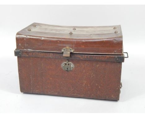 A tin trunk, 62cm x 39cm x 39cm.