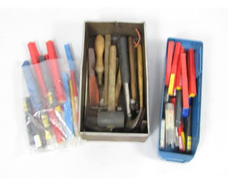 Various bygone and other hand tools, to include small hammer, 27cm long, a quantity of Dormar Shank drill pieces, partially c