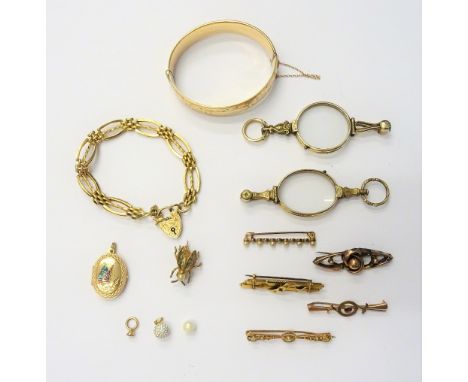 A gold bar, twisted bar and oval link gate bracelet, detailed 9 CT, on a gold heart shaped padlock clasp, detailed 9 CT GOLD,